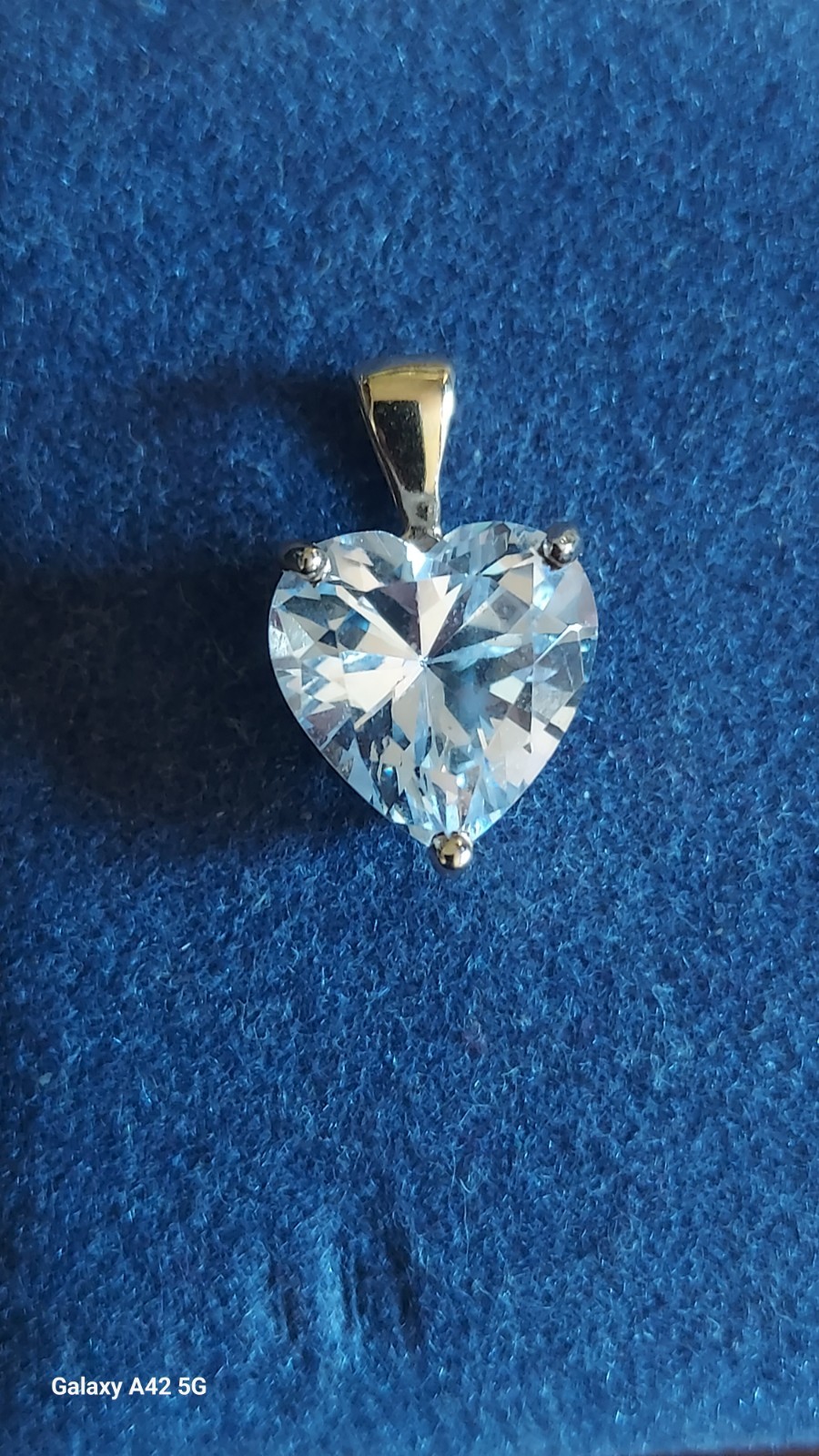 Beautiful Cubic Zerconia Heart Shaped Pendant Independent, 10k Gold CZ