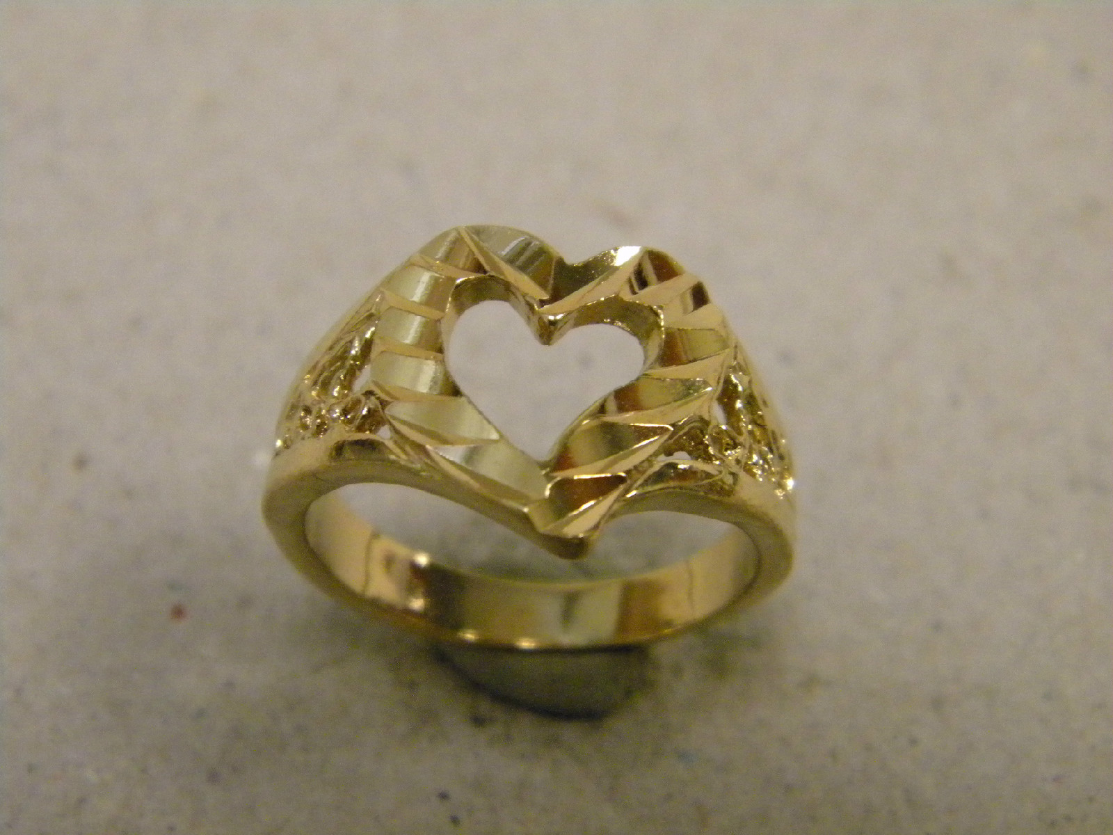 Lady’s Girl’s Women’s Yellow Gold Plated Filigree Open Heart Ring Size 7 7.5 8 9