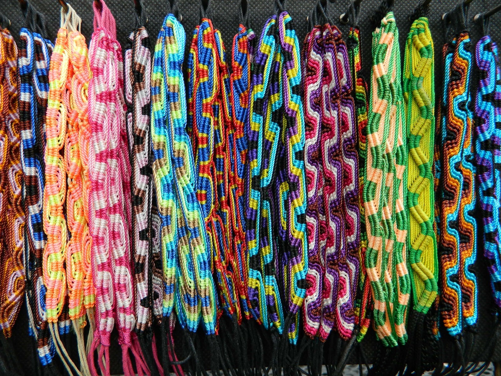 Friendship Bracelets Boys Girls Kids 5 to 30pcs Party Bags Leavers Bracelet Gift