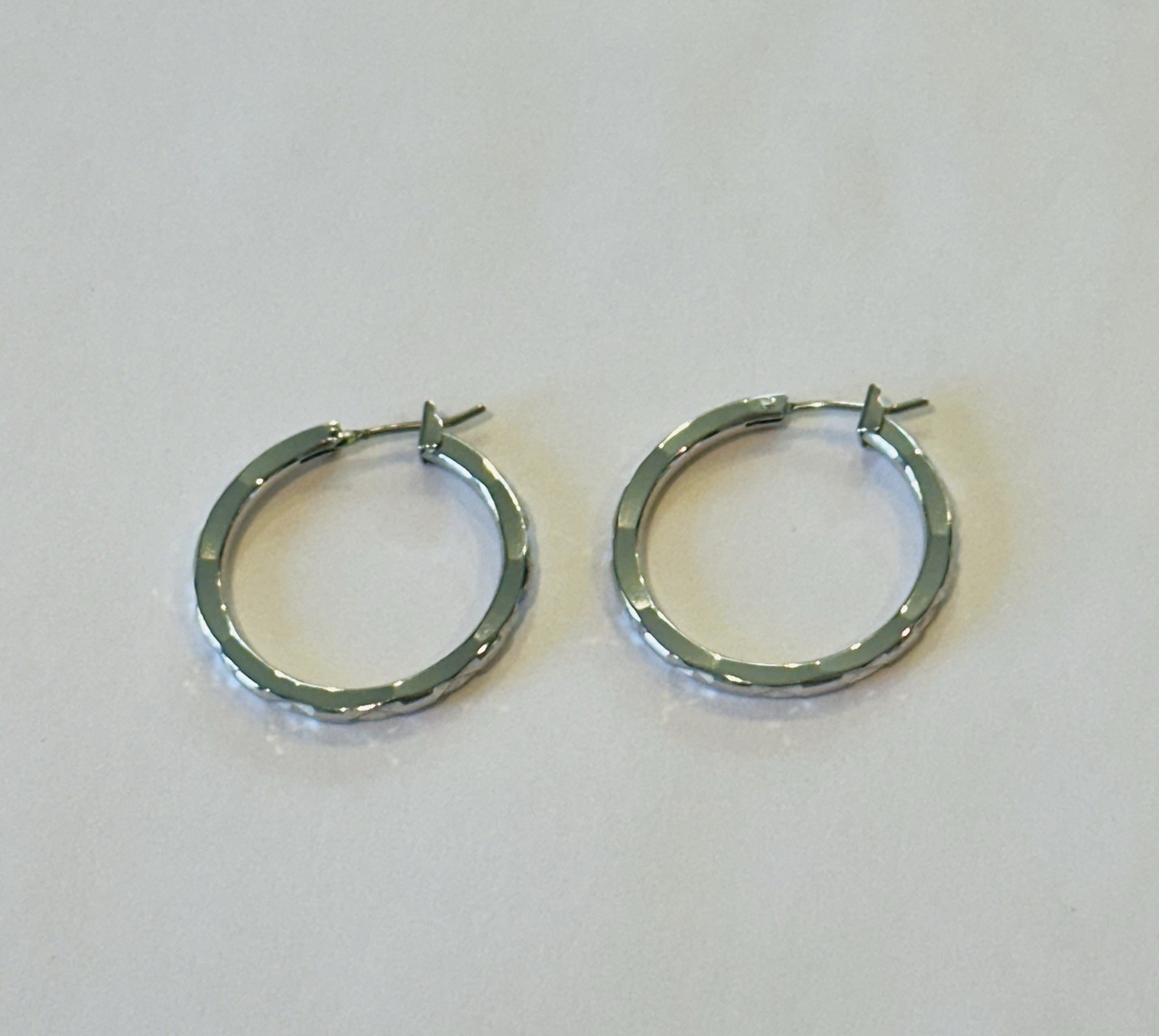 Lia Sophia Silver Tone Textured Hoop Earrings Classic Snap Closure Medium Size