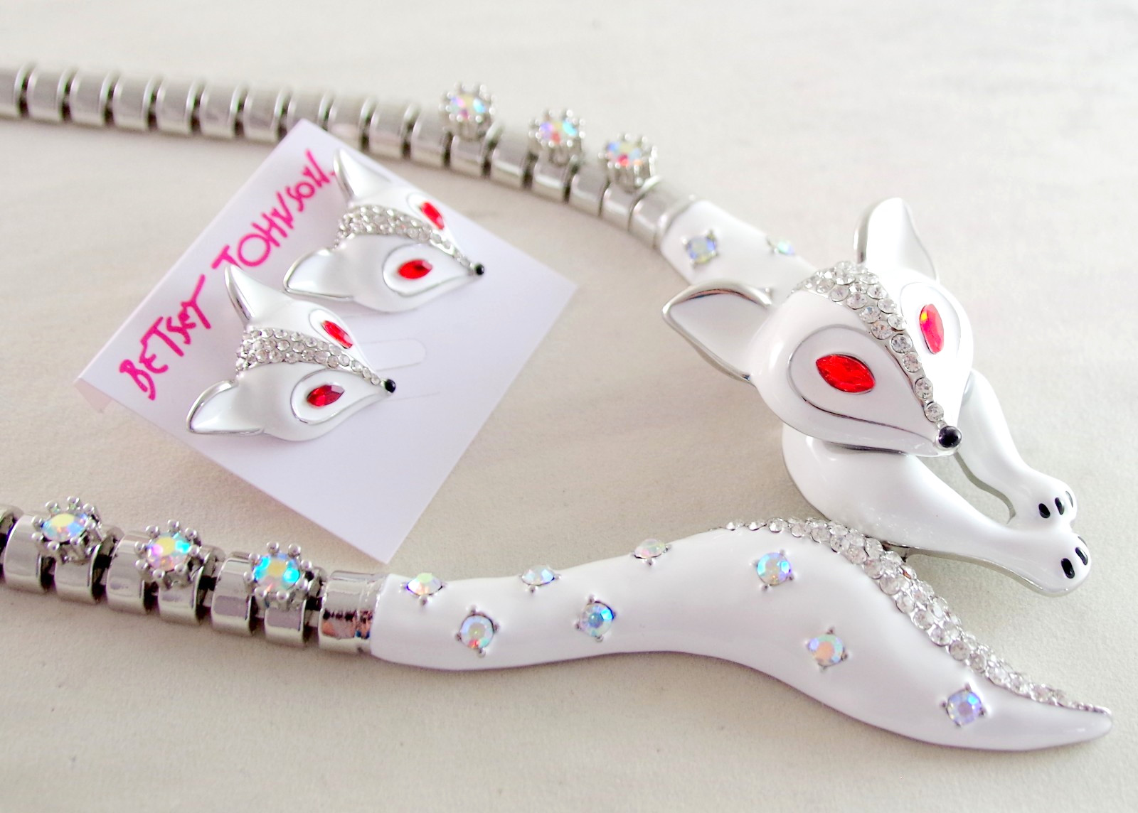 So Cute! BETSEY JOHNSON ARTIC FOX AB CRYSTAL RHINESTONE NECKLACE & EARRINGS SET