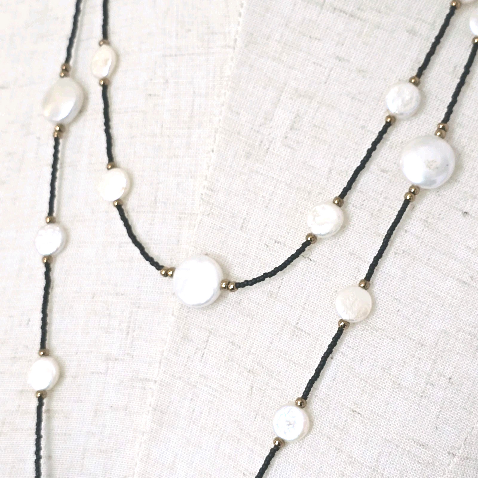 Long Baroque Coin Pearl Black Spinel Station Beaded Necklace 48″ Lariat