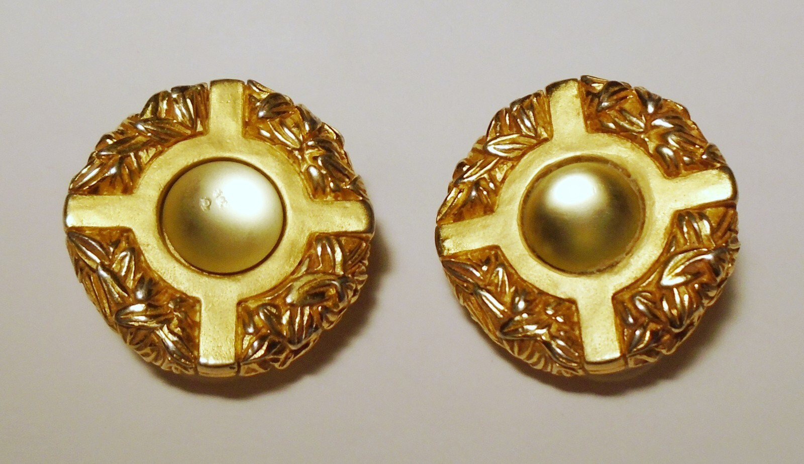 VINTAGE KARL LAGERFELD Moonstone ROUND 1″ BUTTON EARRINGS Leaf GOLD CLIPS