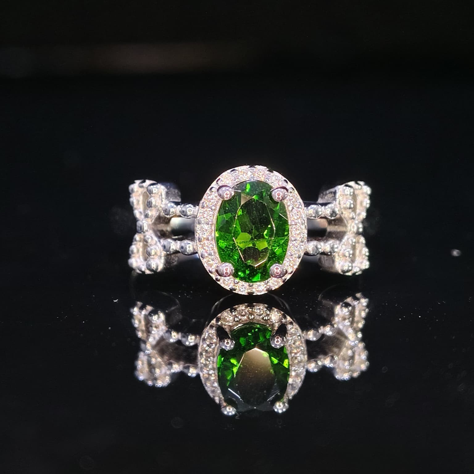 Chrom Di-Opside Oval 7×5 MM Ring size 7 925 Sterling Silver Ring Gift Her.