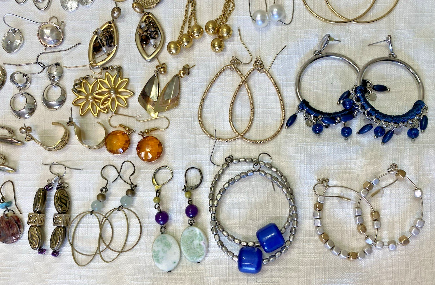 COSTUME EARRINGS Lot 81 Pairs Dangle Drop Beaded Metal Vintage to Modern Mix