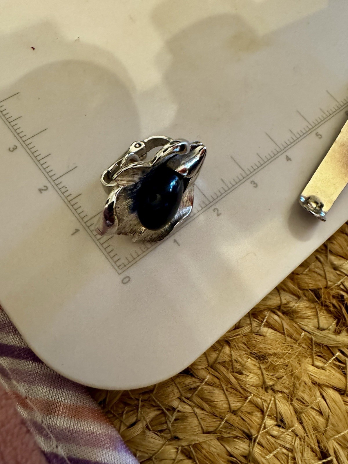 Vintage Crown Trifari Blue Glass Cabochon Leaf Clip On Earrings Silver Tone