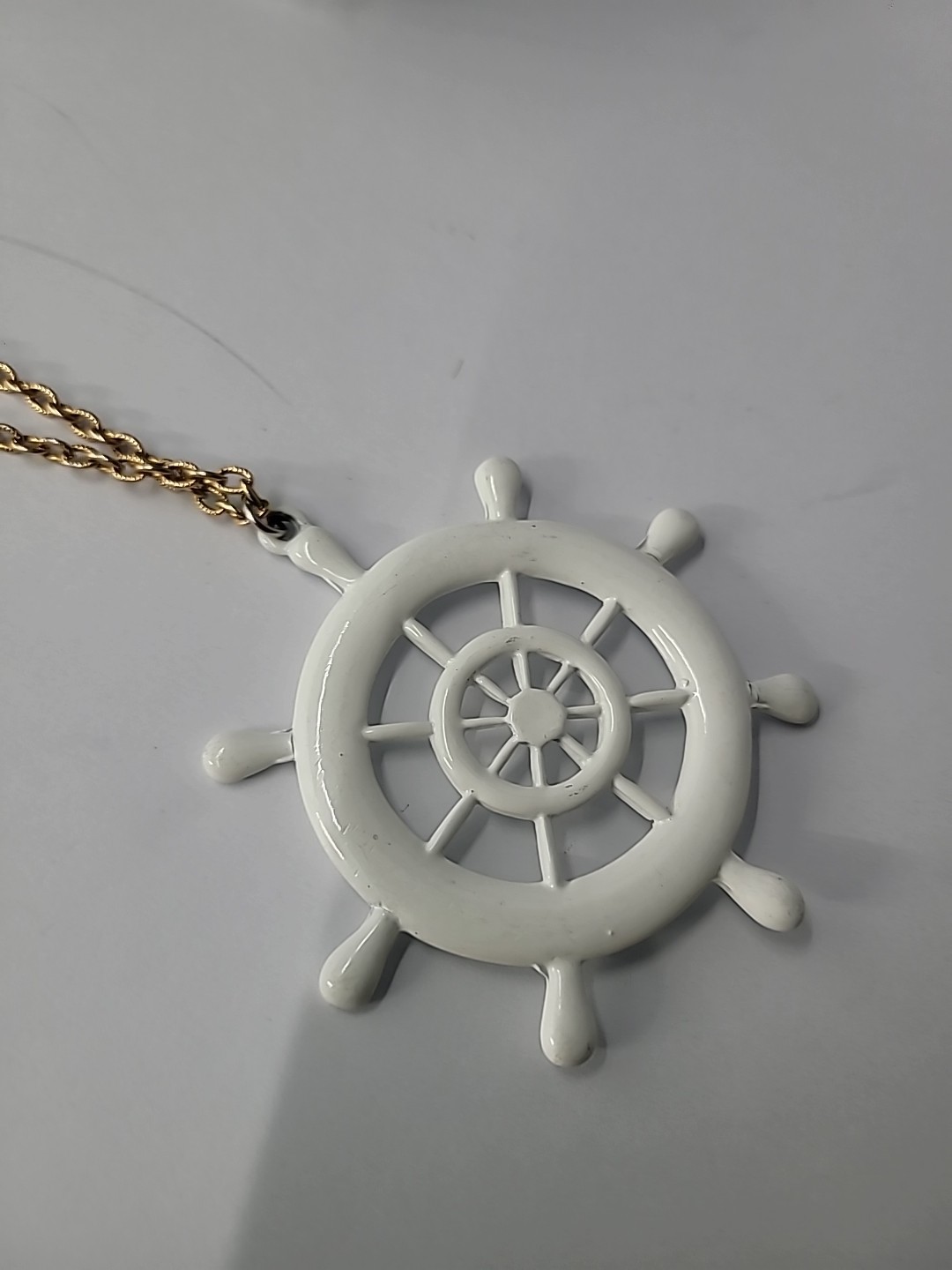 Vintage White Ship Wheel Pendant Necklace Nautical Maritime Gold Tone Chain