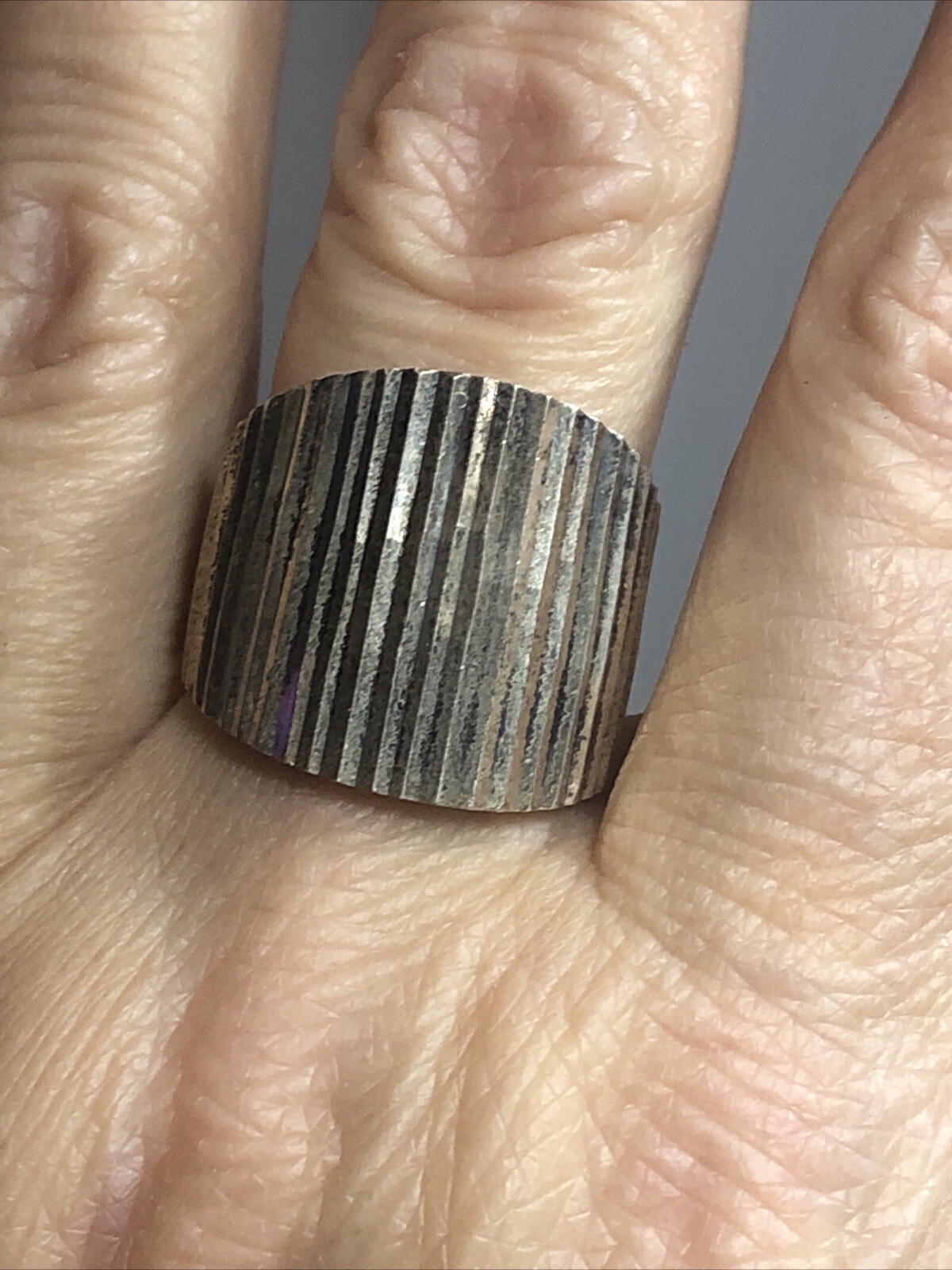 4. Vintage SU 925 Sterling Silver Wide To Narrow Ribbed Ring 7.75s, 13.2g Mexico