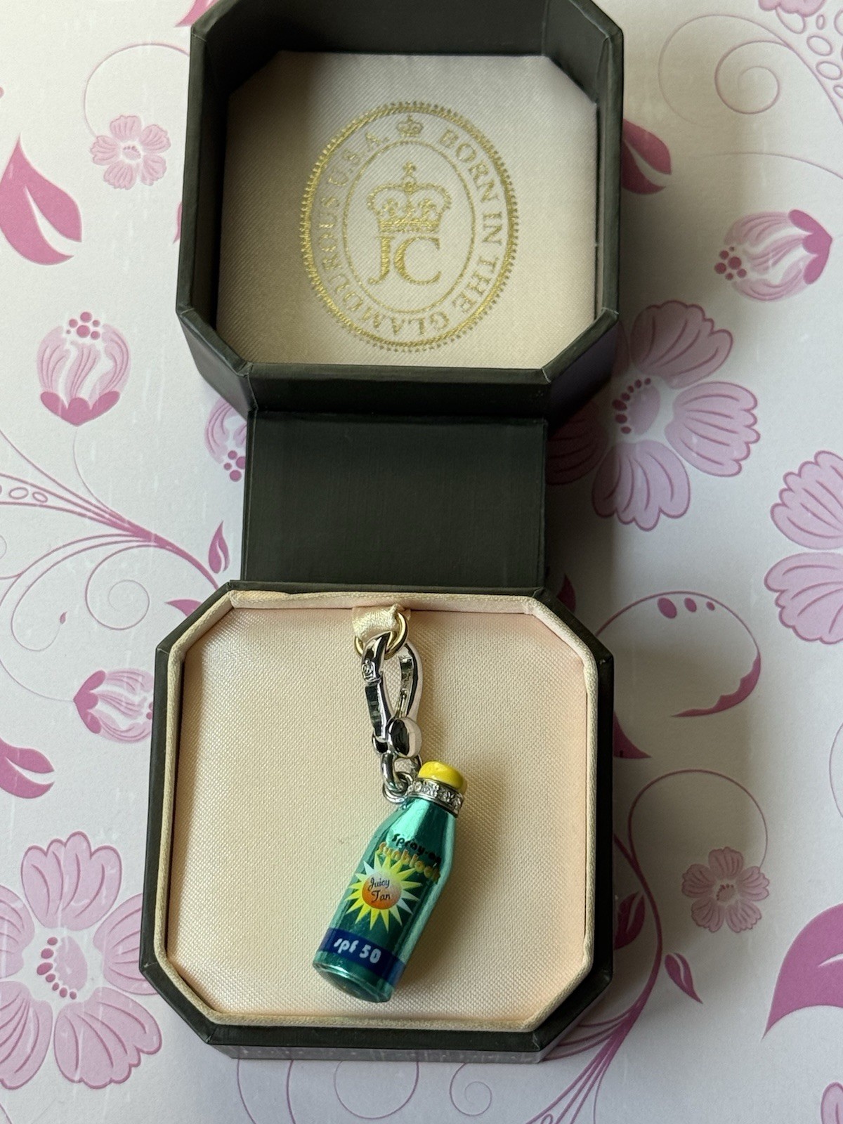 NWOT Juicy Couture Charm-Sunscreen Spray