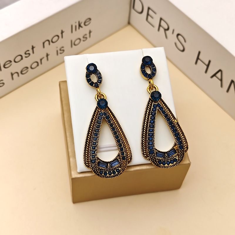 Ladies’ elegant earrings droplet-shaped trendy ear pendants popular on Instagram