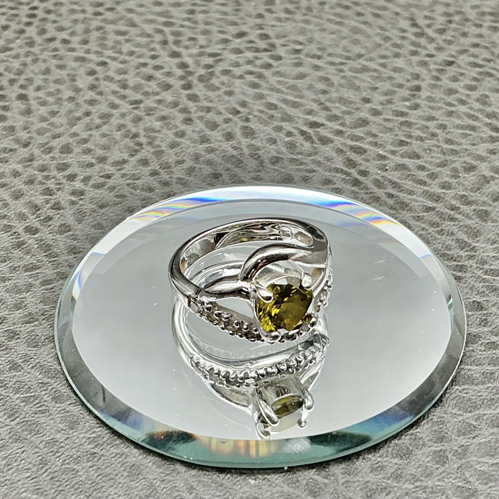 Ring Size 6 Silver Tone Green Round Stone Crisscross Cocktail Women Fashion Ring