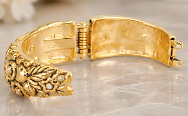 Gold Tone Rose Floral Hinged Bangle Bracelet Crystal Vintage Style Cuff Women