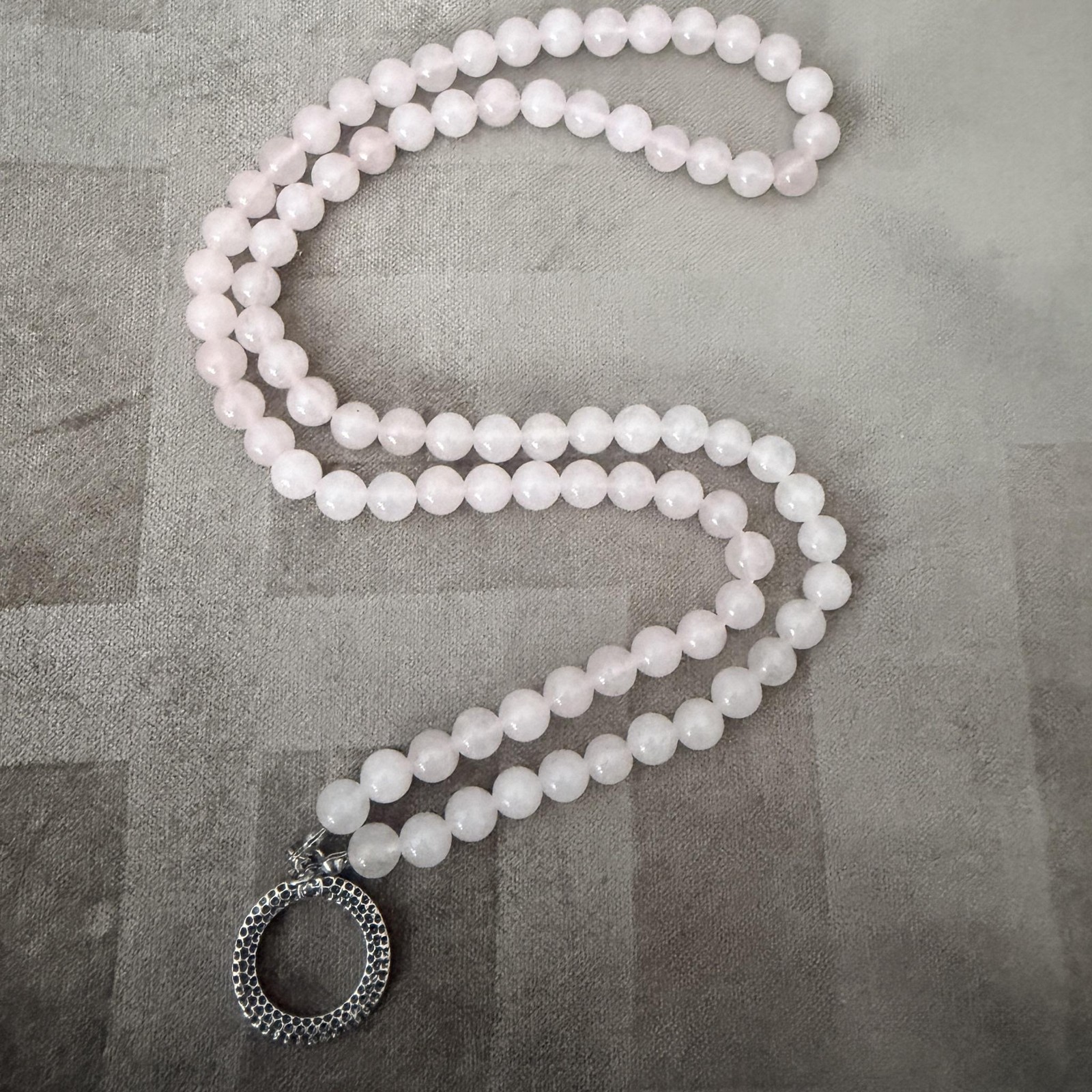 Rose Quartz Beaded Necklace Silver Tone Textured Circle Pendant 30” Boho Reverse