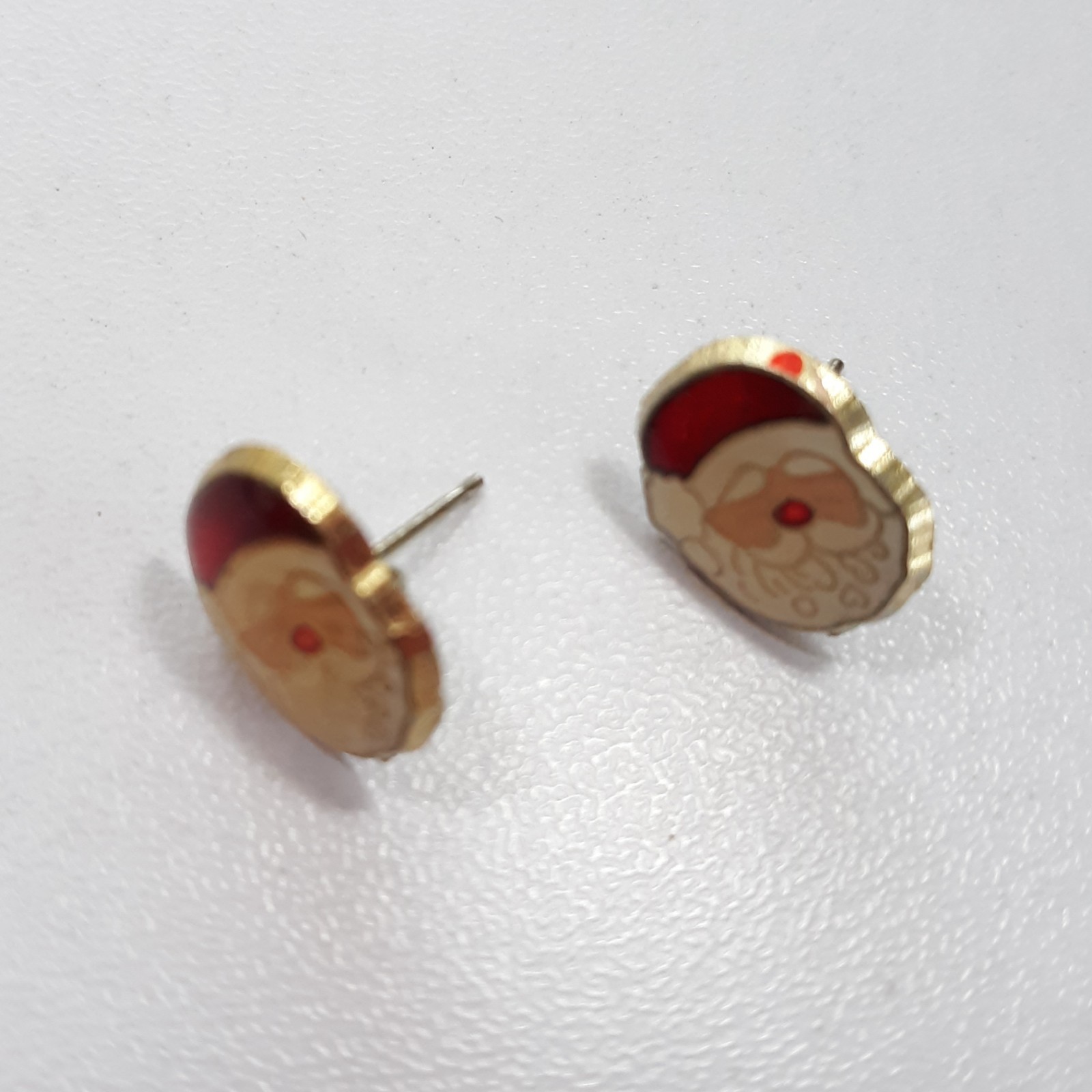 Christmas Santa Head Earring Red Gold Tone Prong Hook 1 Pair Pierced Earrings