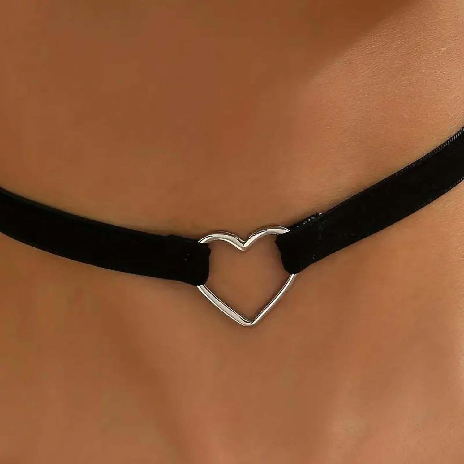Black Necklaces for Women, Adjustable Layered Velvet Leather Lace Collar Necklac