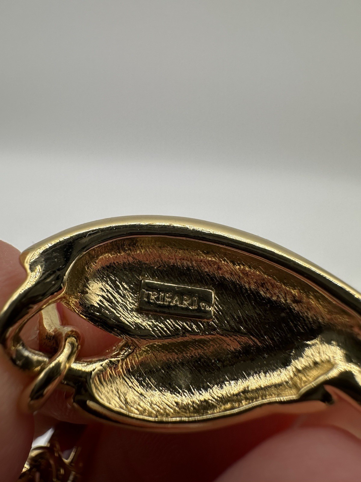 Trifari Gold Tone Red Enamel Oval Link Bracelet Box Clasp Signed 7.5 in