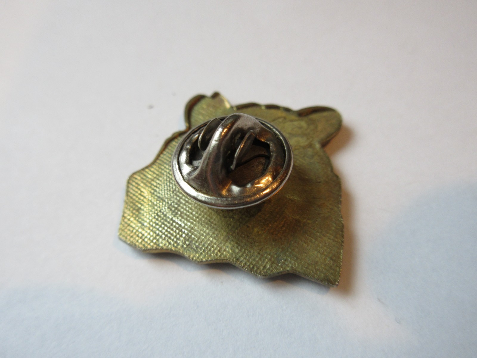 VINTAGE ENAMEL RACCOON PIN TAC 1″