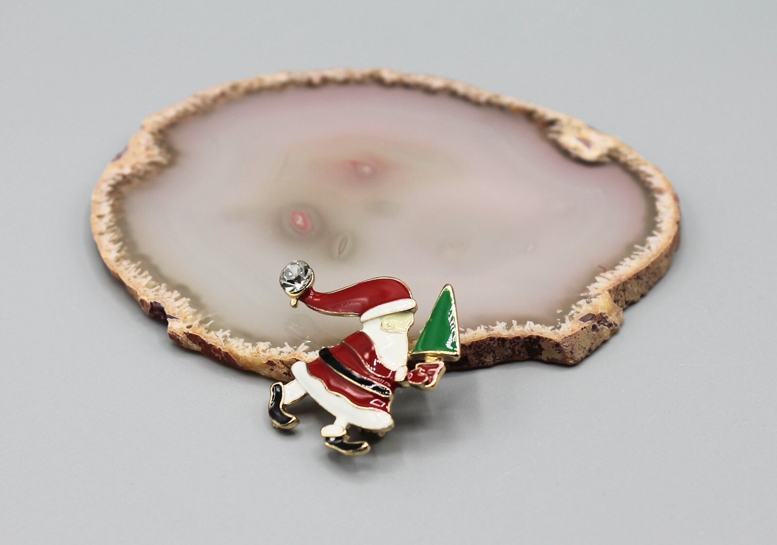 Christmas Santa pin brooch jewelry elegant fun adorable cute sparkle Holidays