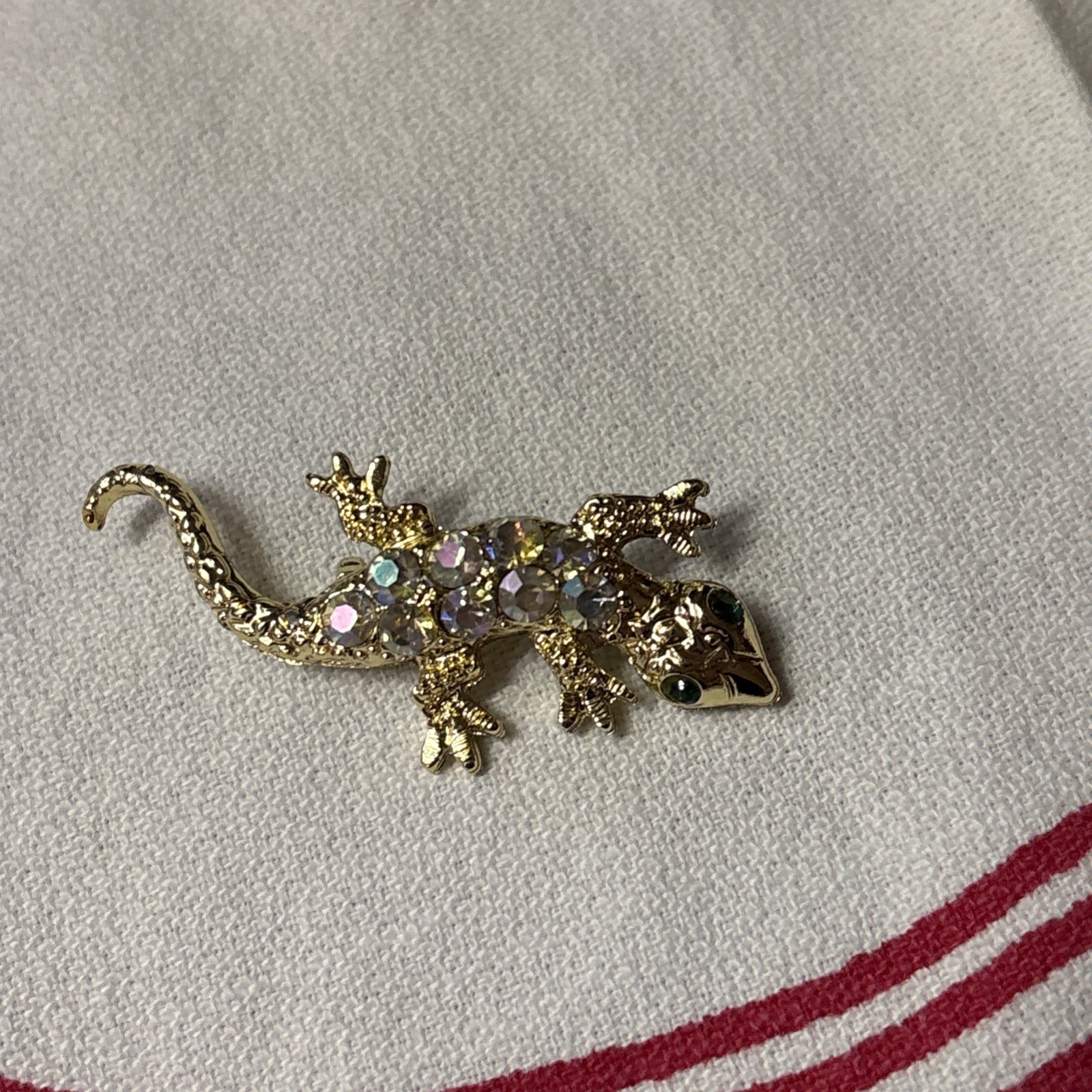 Vintage Pair Of Lizard Alligator Brooches Green Eyes Crystals