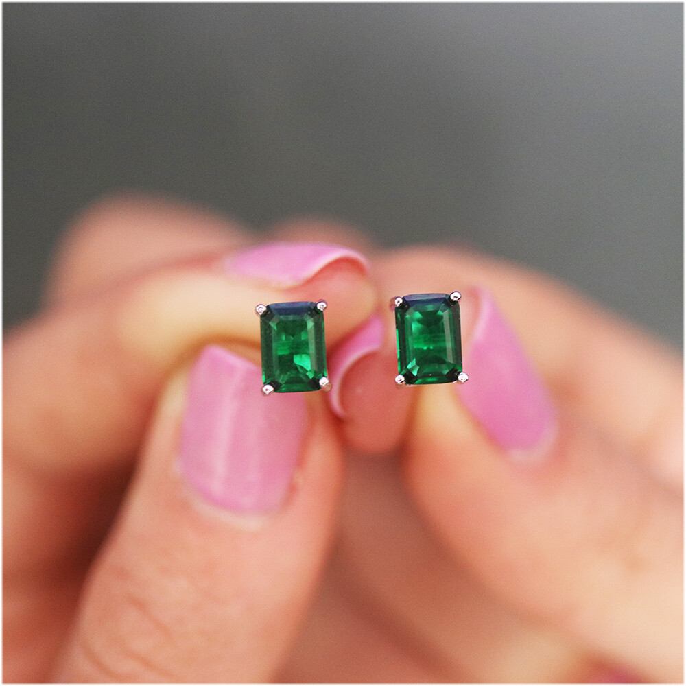 Women’s 925 Sterling Silver 2.00CTTW Emerald Cut Emerald Stud Earrings 7x5MM