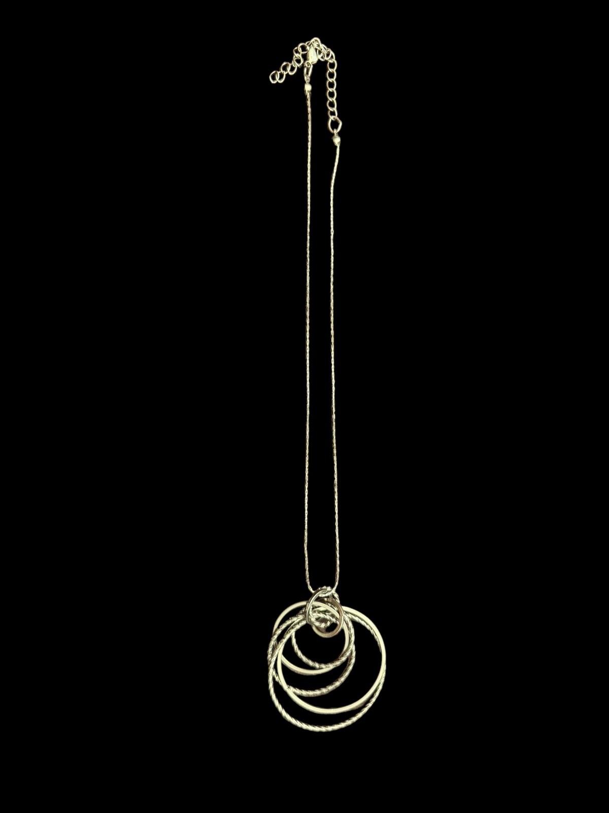 Modern Trendy Silver Tone Twisted Intertwined Circles Necklace, Silver Tone P2