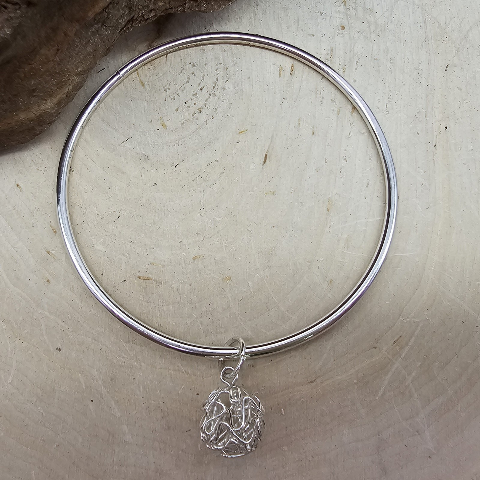 Silver Tone Alloy 7″ Bangle Bracelet w/ 11mm Messy Ball Charm! Unique