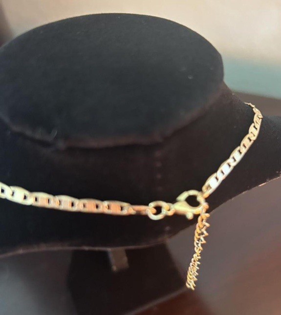 Gold Tone Metal Figaro Chain Necklace Shell Charm Pendant Beach Adjustable