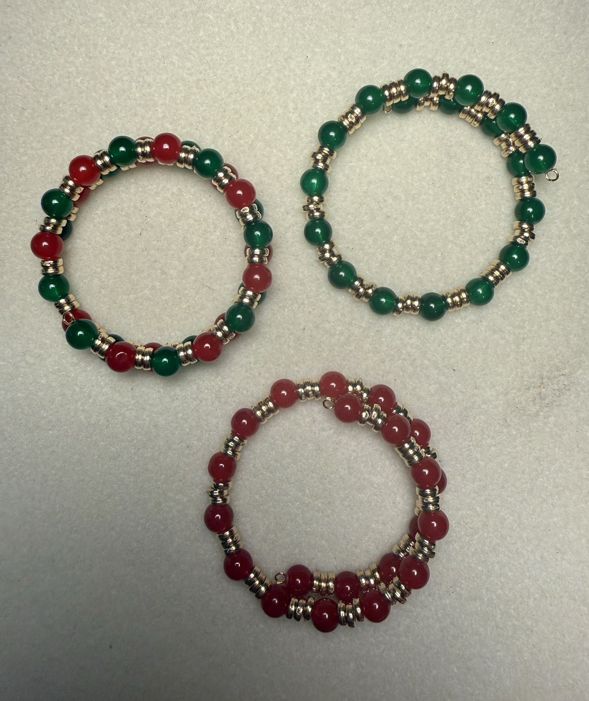 Glass Beaded Stretch Stackable Bracelets Red Green Gold-Tone Round Beads