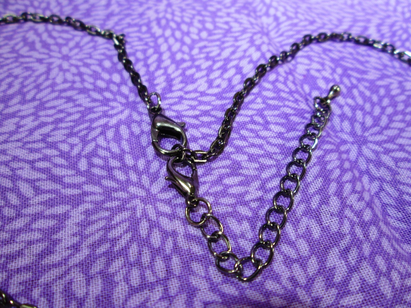 Acrylic Rhinestone Pendant Necklace 17.5″-20.5″ / Gunmetal Tone & Smoke / E