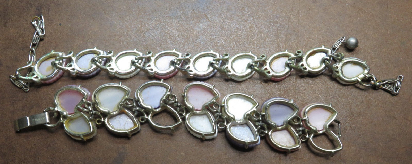 Vintage Lisner purple pink cream gold tone Thermoset Leaf Bracelet and necklace