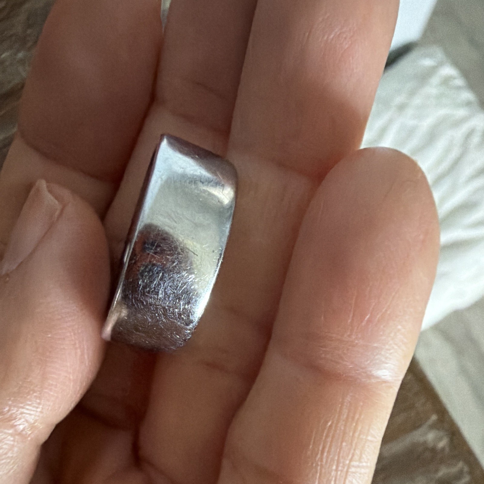 Woman Oura ring 4. Size 6 chrome