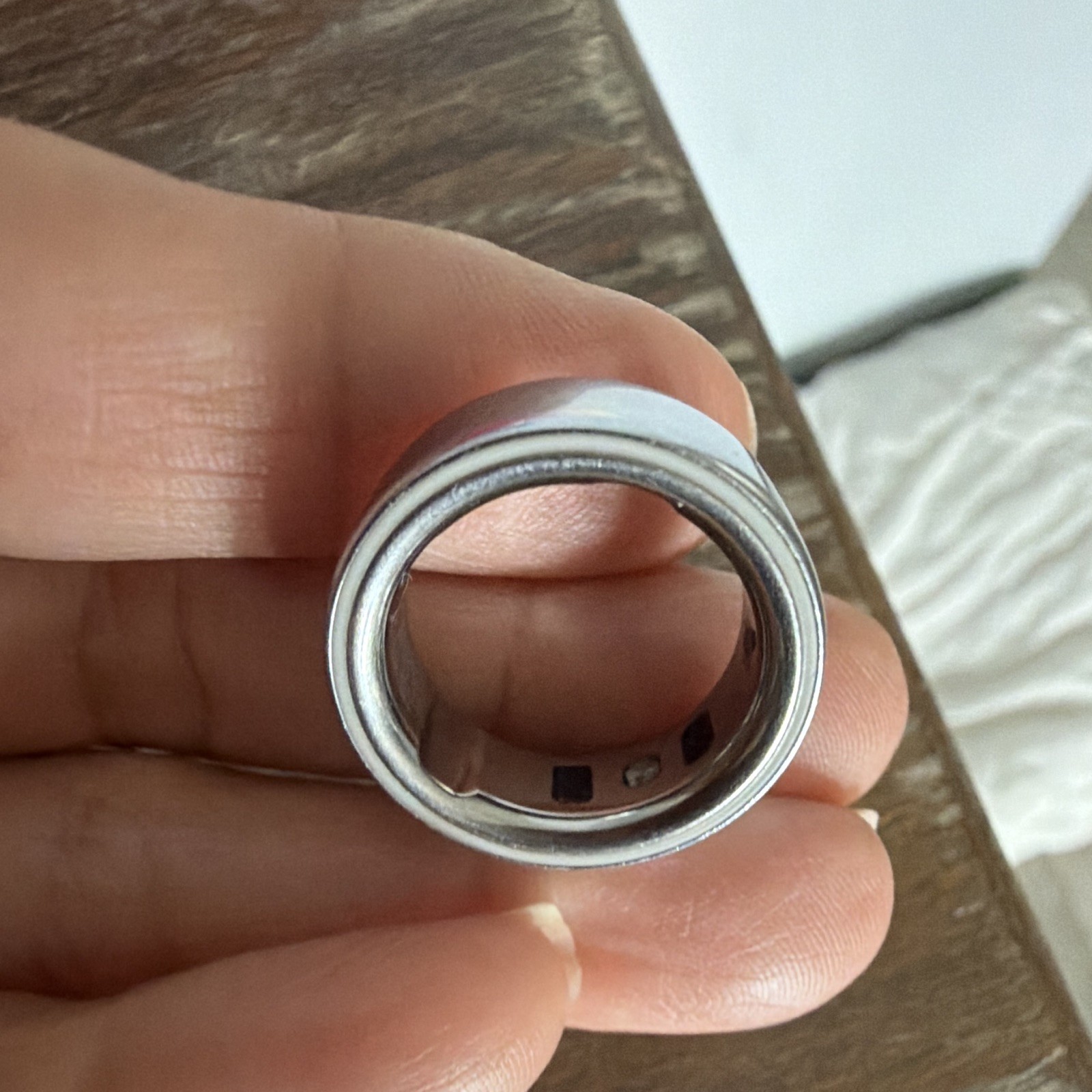 Woman Oura ring 4. Size 6 chrome