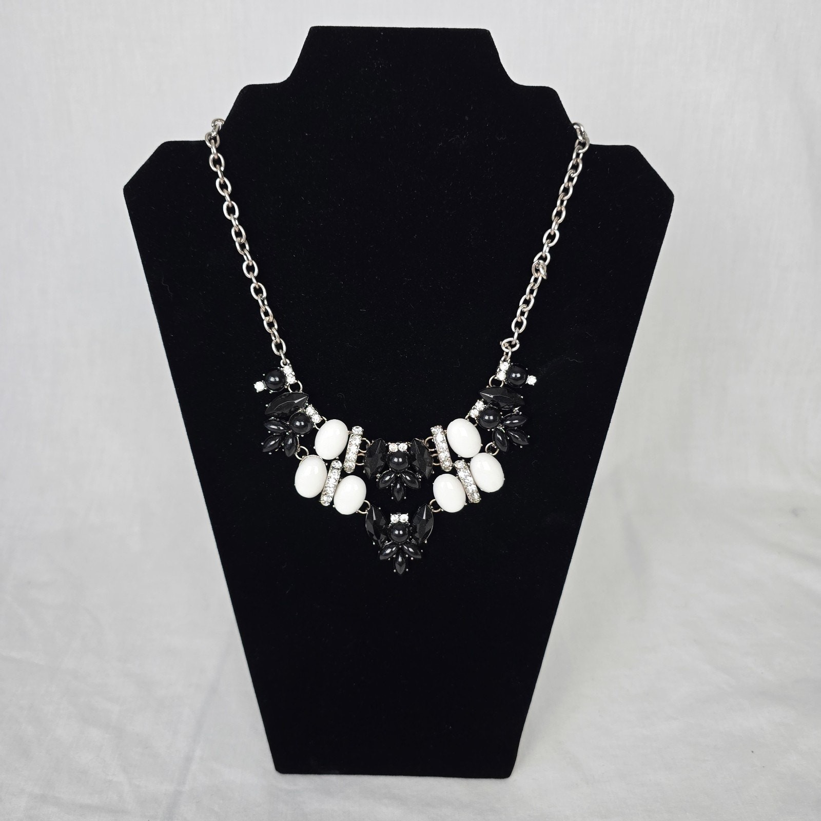 Acrylic Stone & Cubic Zirconia 20″ Necklace Black White Silver Tones