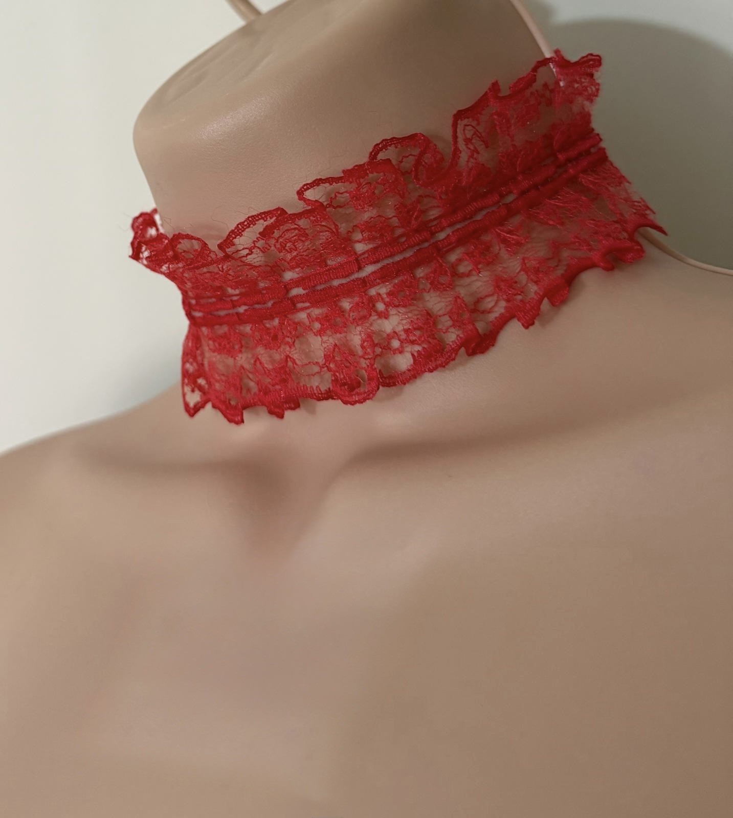 New Fashion Ladies Women’s, Kid’s red Ruffle LACE Chakor Necklace party