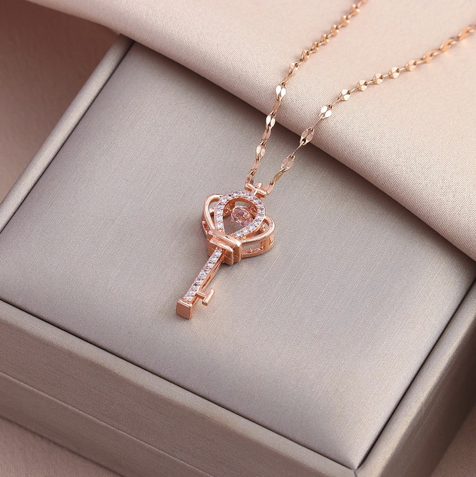 1pc Beating Heart Pendant Necklace Stainless Steel Clavicle Chain – NEW
