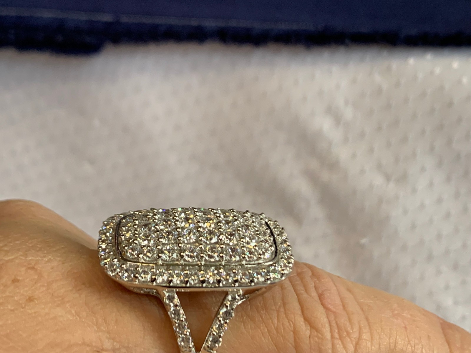 Sterling Silver Ring 8.15g Fine Jewelry Size 8.75 Band Clear Stones India *READ*