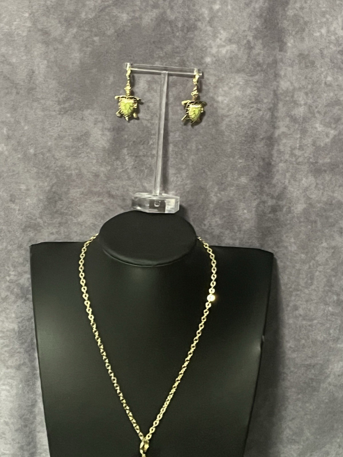 None tarnish none fade Gold Tone Turtle Necklace & Earrings Set Green