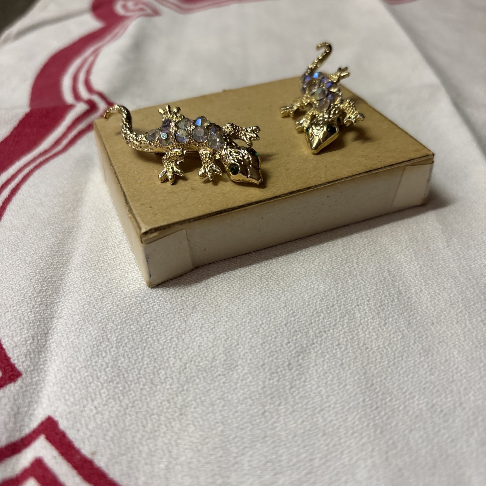 Vintage Pair Of Lizard Alligator Brooches Green Eyes Crystals