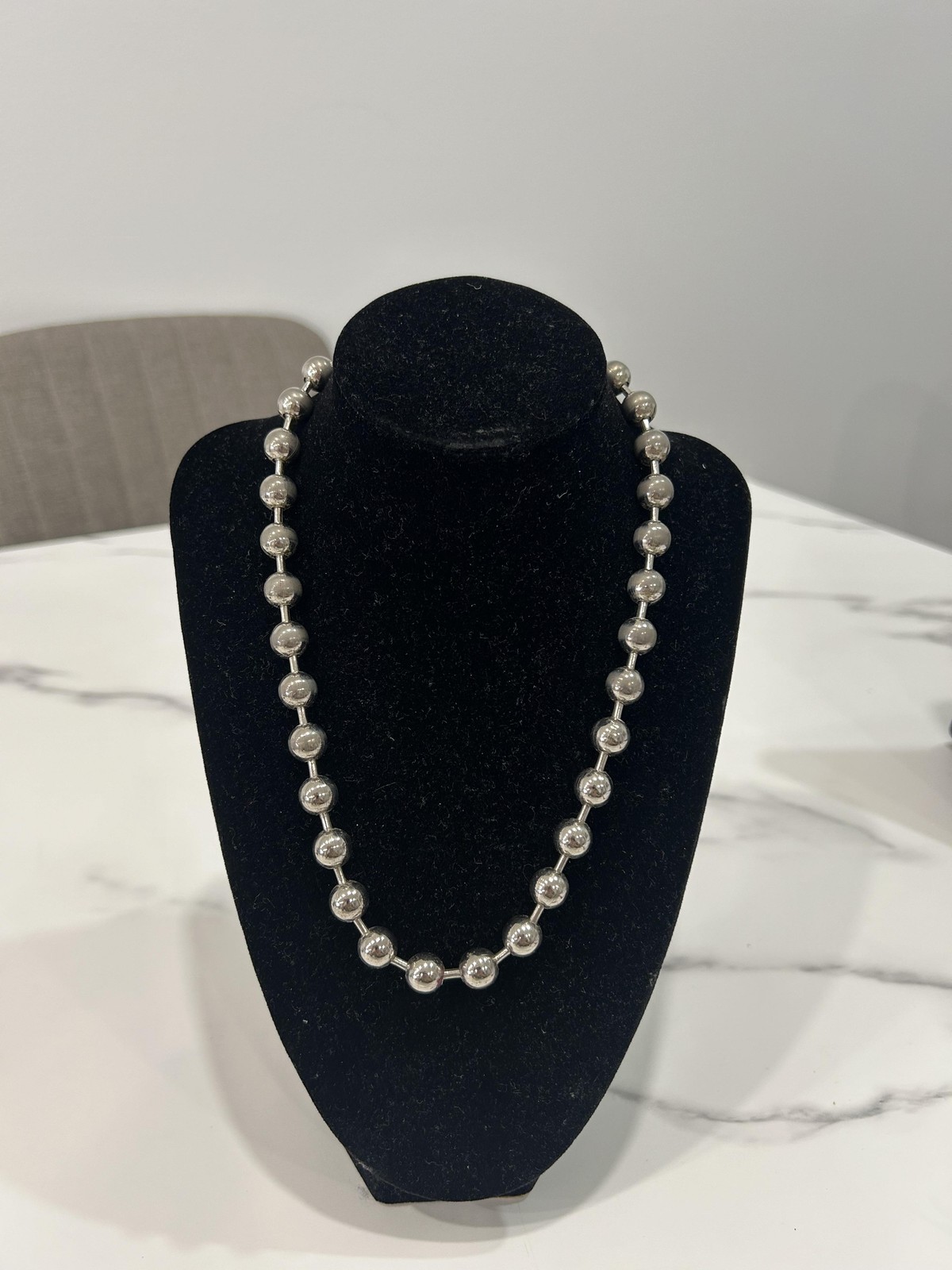 Silver Tone Beaded Necklace Round Ball Beads Push Lock Clasp 18.5 In Womens