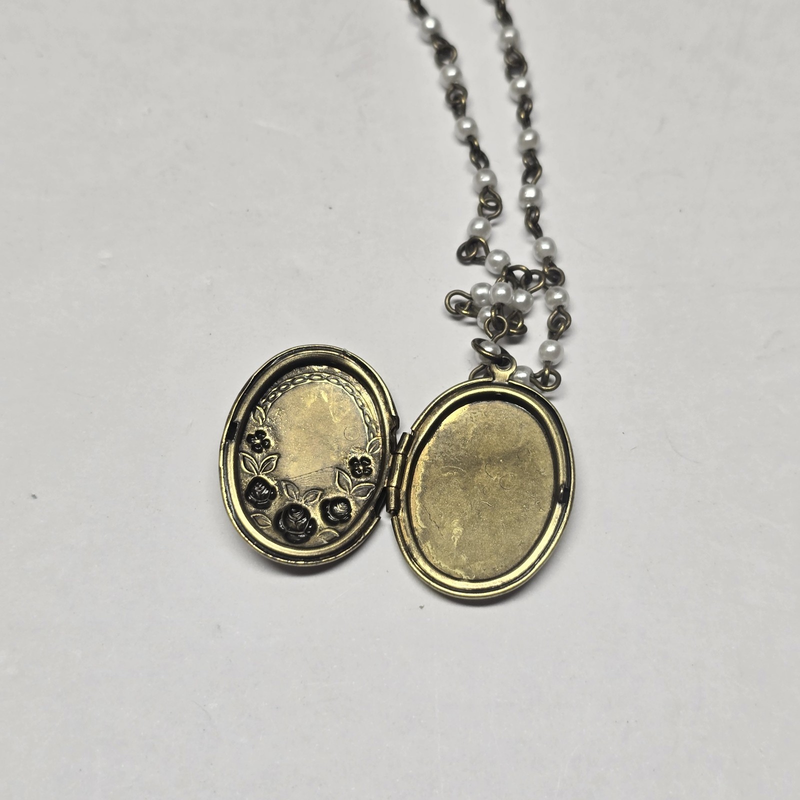 SWEET ROMANCE locket Necklace 24″