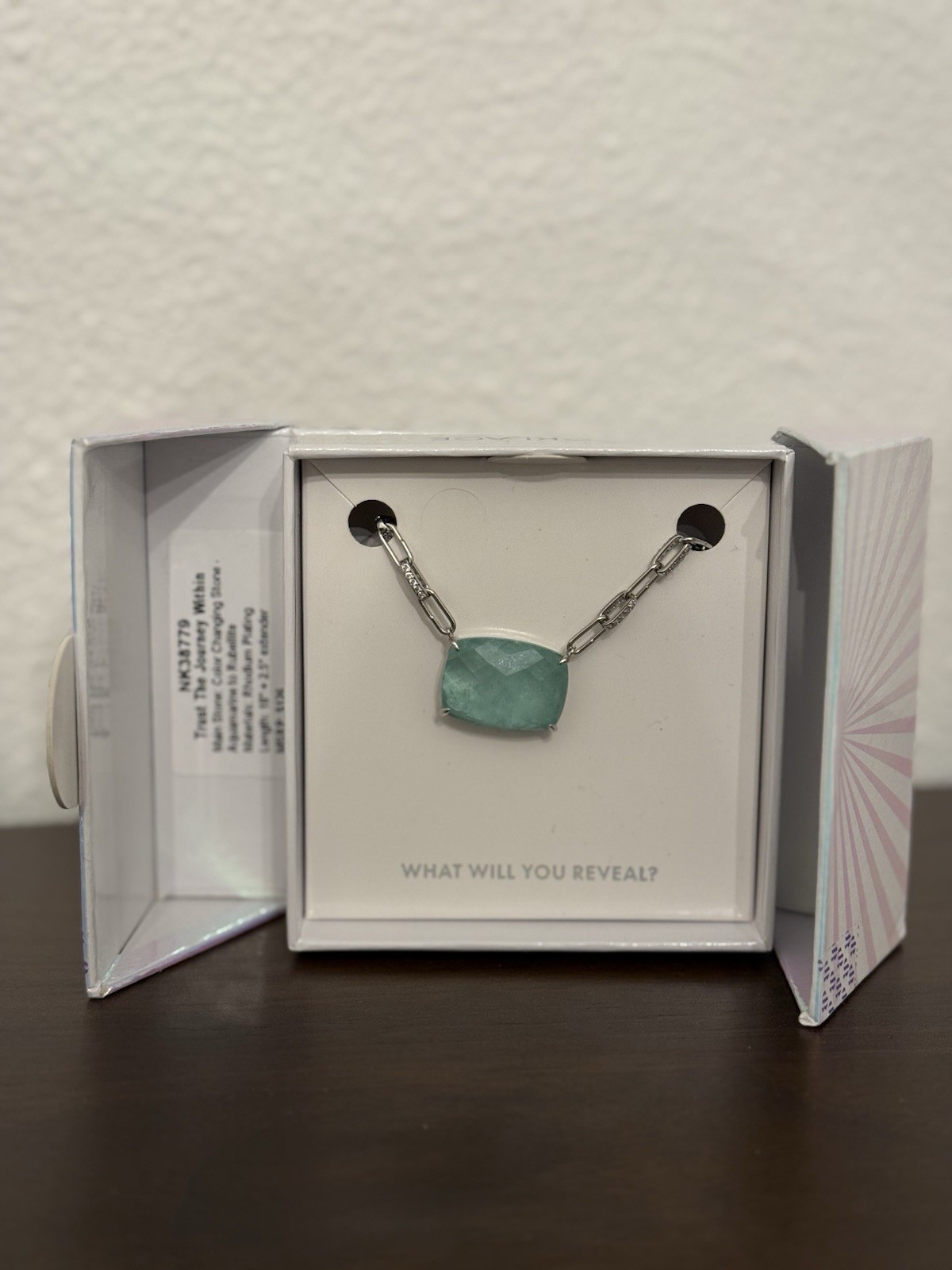 Bombparty Trust The Journey Within Main Stone: Color Changing Stone