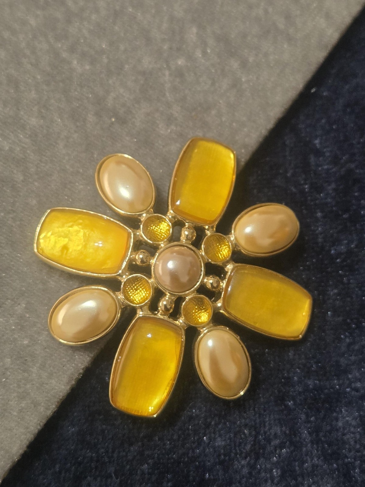 Vintage Gold Tone Starburst Brooch 2″ Amber Resin & Faux Pearl Maltese Cross Pin