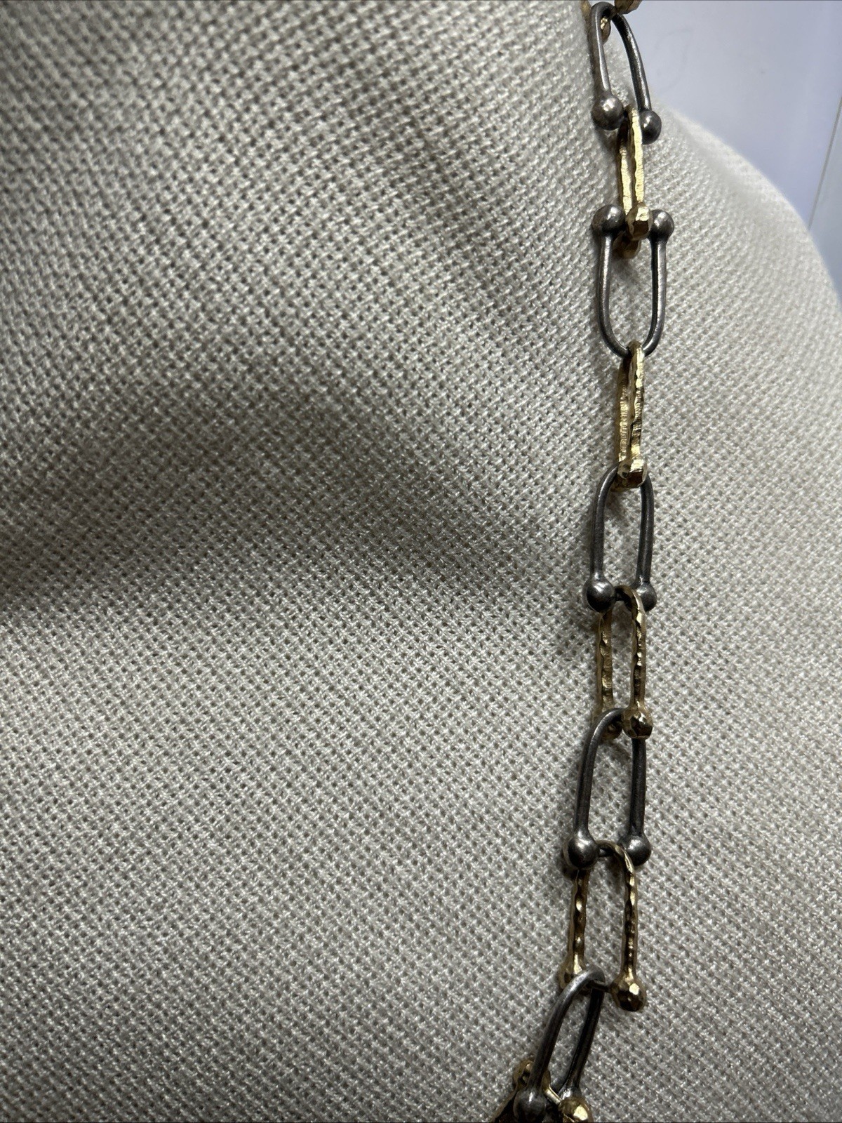 57. Tat 2 Gold Silver Plate Two Tone U Horse Shoe Link Chain Necklace 81.8g, 28″