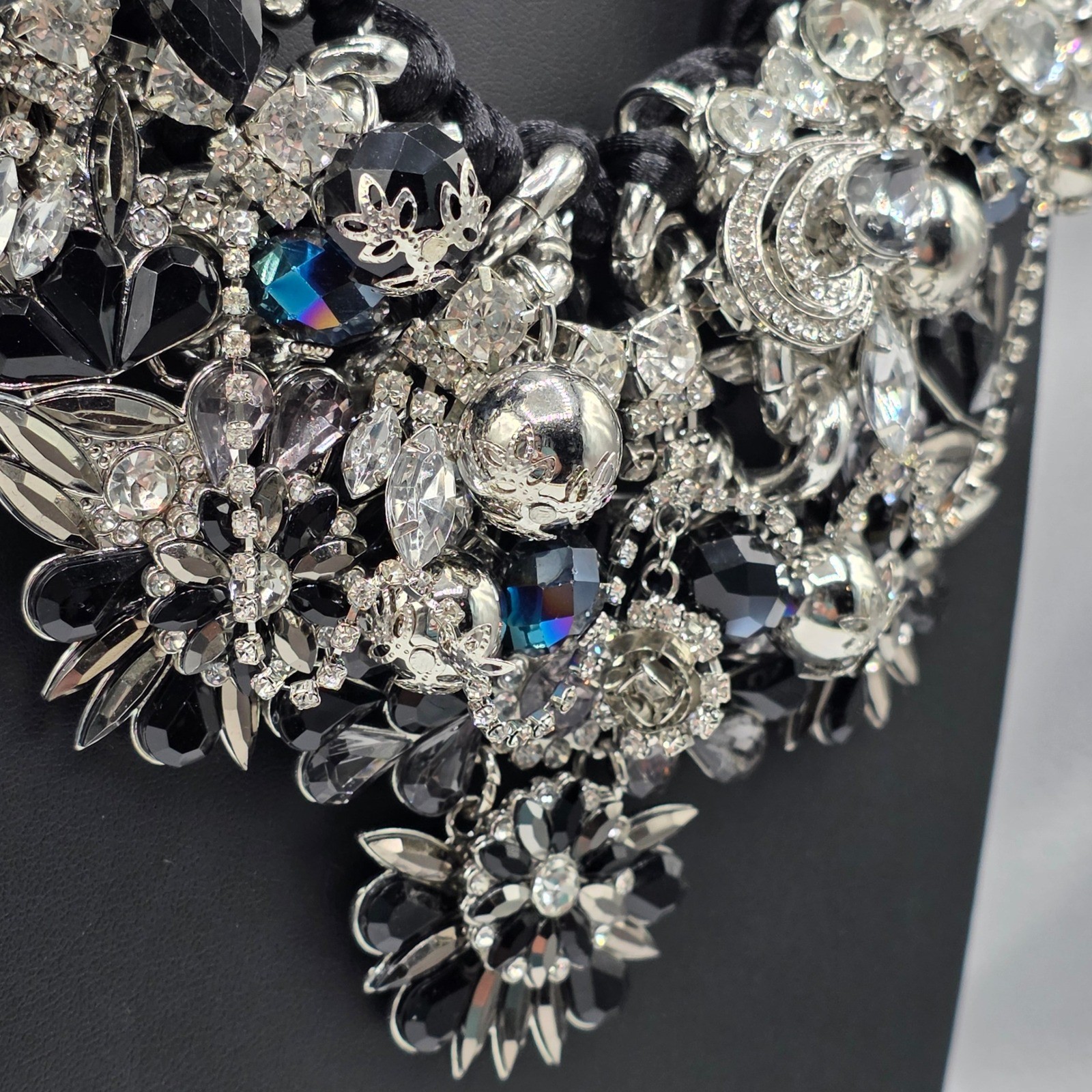 Aldo Silver Black Crystal Floral Statement Bib Necklace Chunky Curb Chain Bold