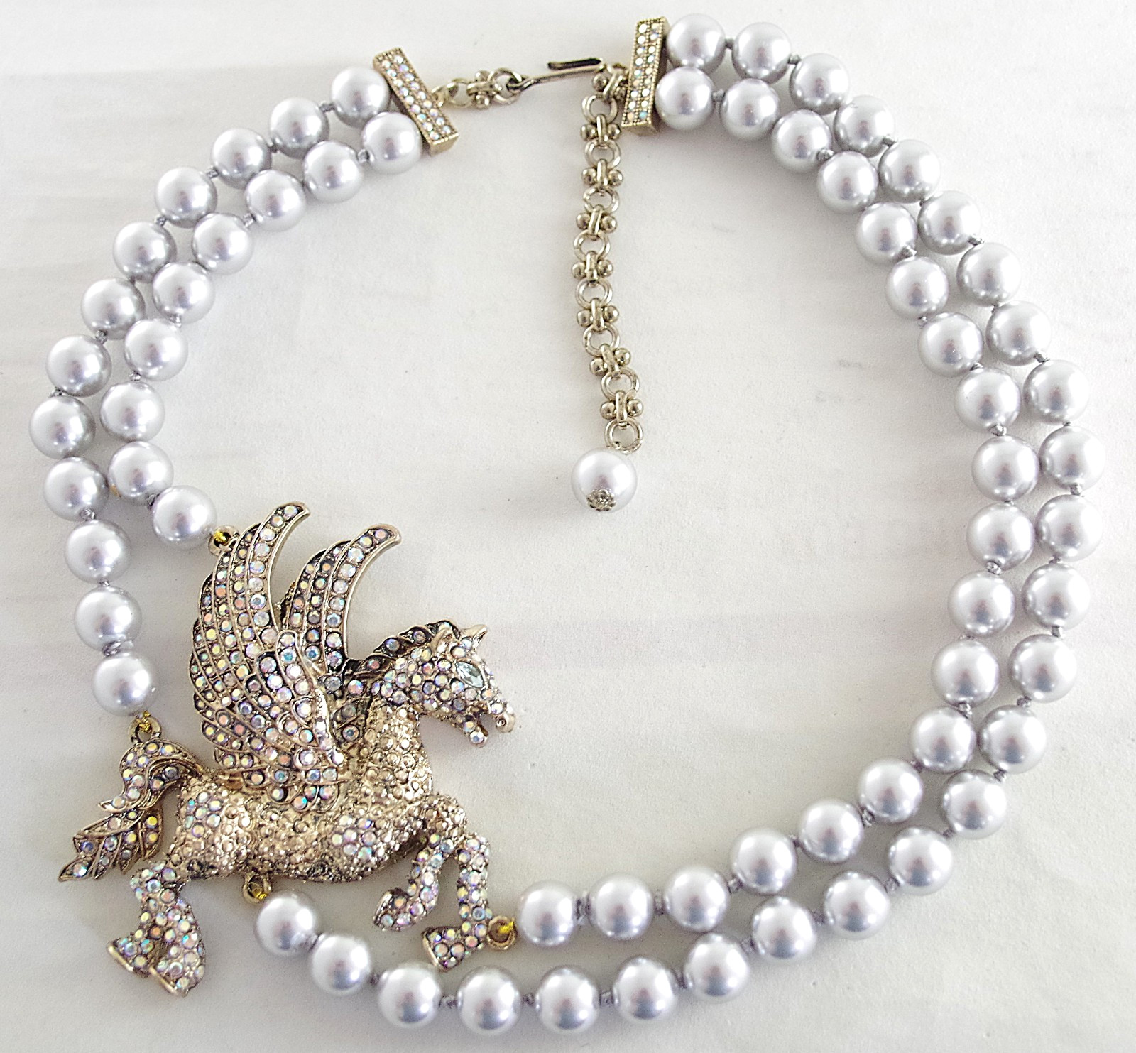 NEW DESIGNER STYLE HAND-KNOTTED SILVER PEARL CRYSTAL RHINESTONE PEGASUS NECKLACE