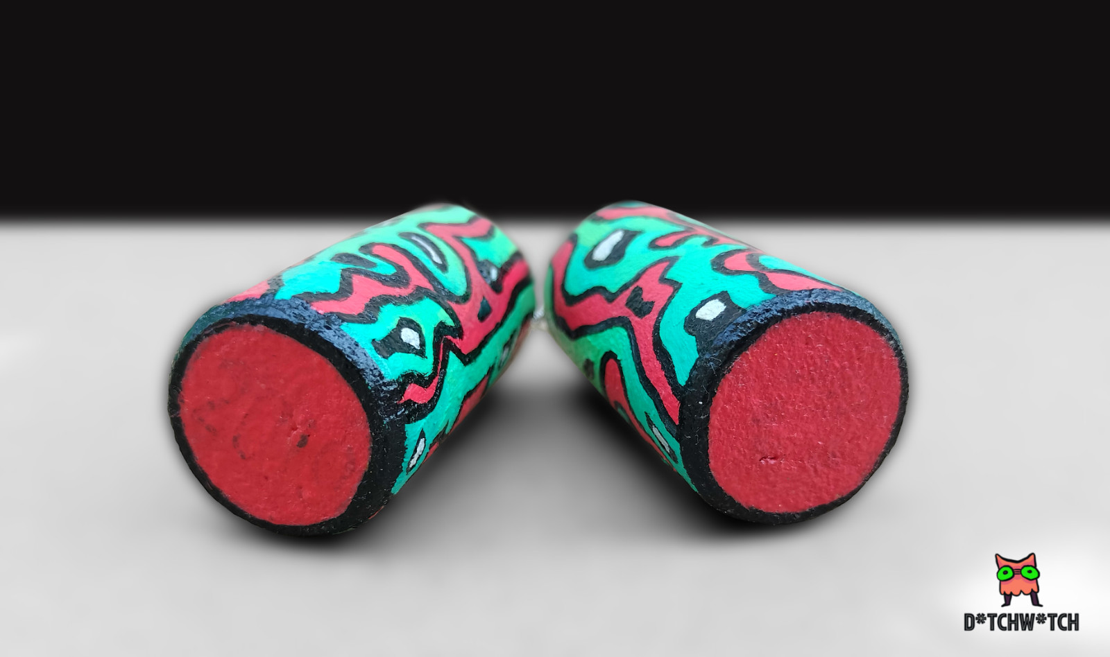 Hand-painted Bottlecork Earrings – Lava, red & green (Oil Paint)