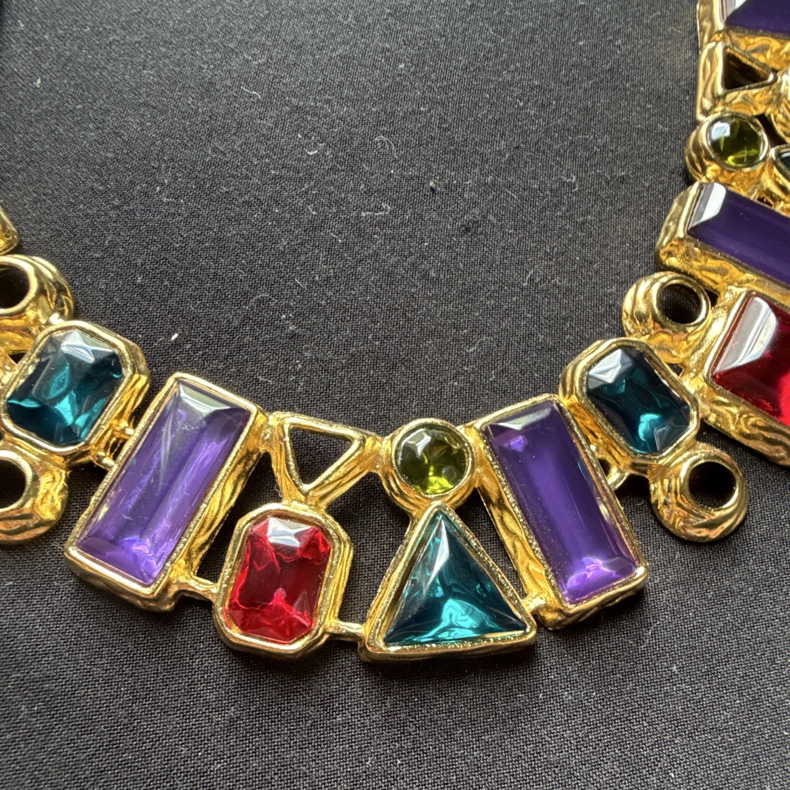 Vintage Trifari Signed Gold Tone Vibrant 17” Necklace