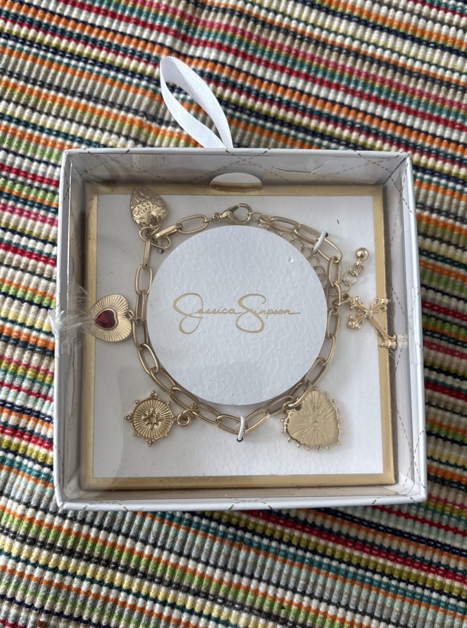 Jessica Simpson Gold Tone Chain Link Heart Cross Charm Bracelet Adjustable ￼