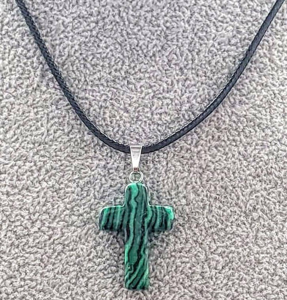 Malaquita Gemstone Cross Necklace