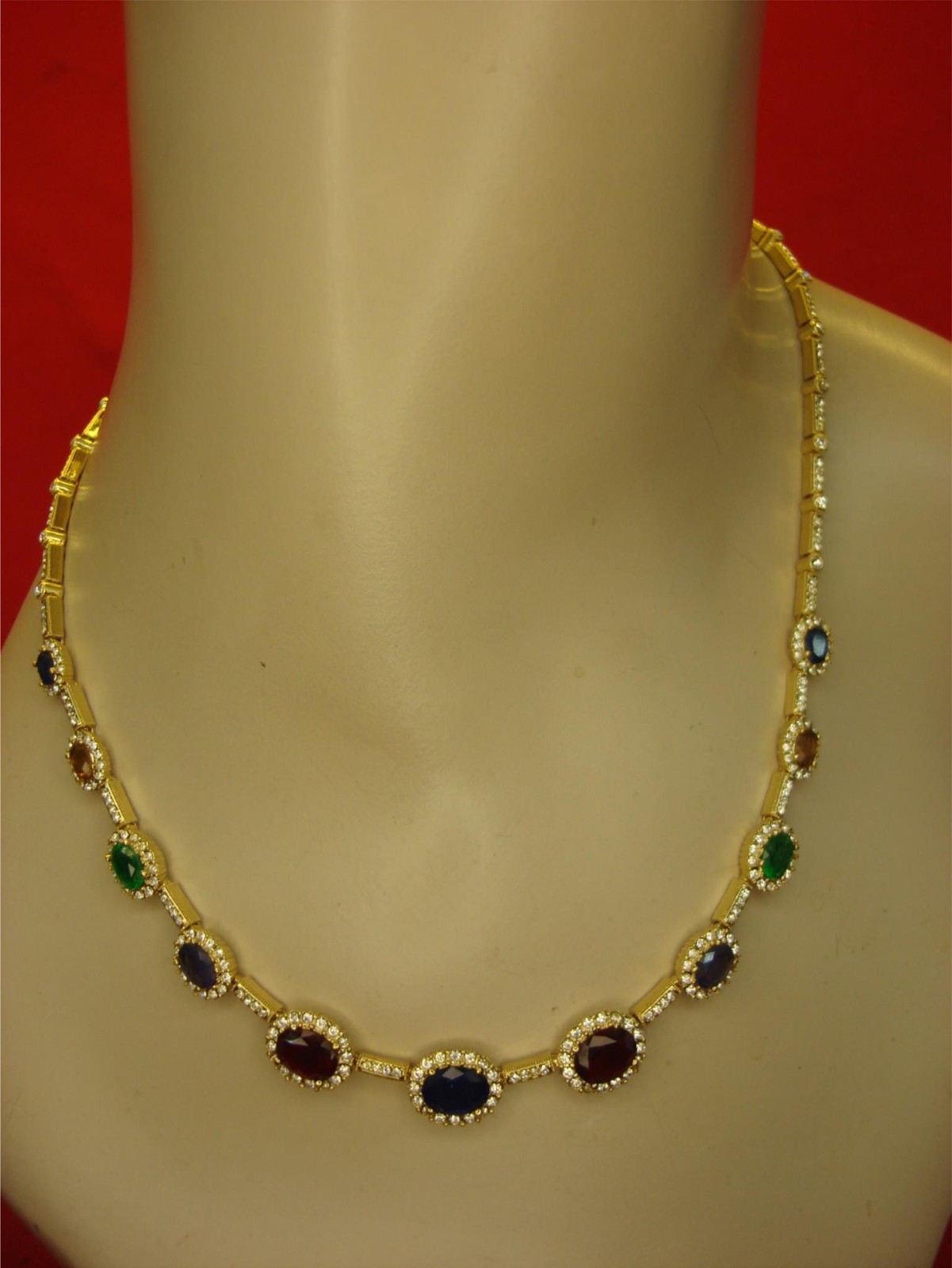 VINTAGE FASHION NECKLACE – GOLD TONE WITH 5 DIFF. COLOR STONES 16 -18 “